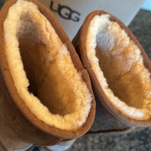 UGG Brown Shearling Boots GUC 7 - Picture 8 of 16